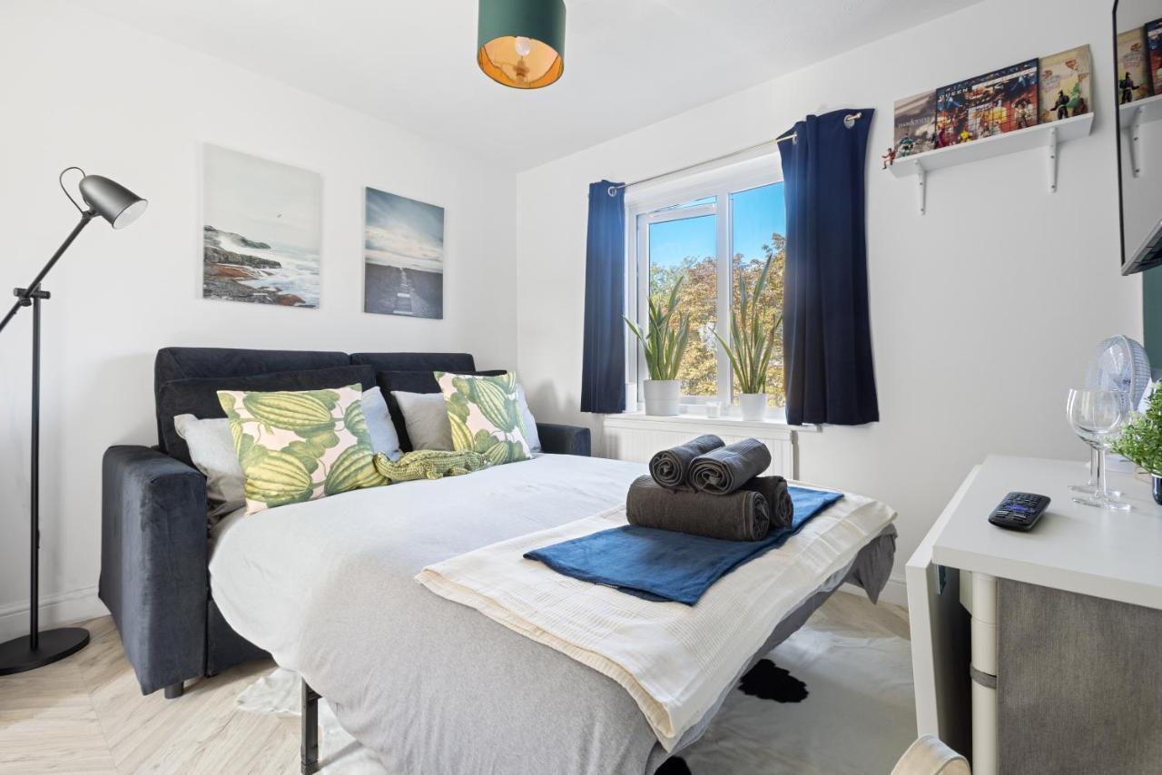 Tranquil 1 Bed Flat In East Londra
