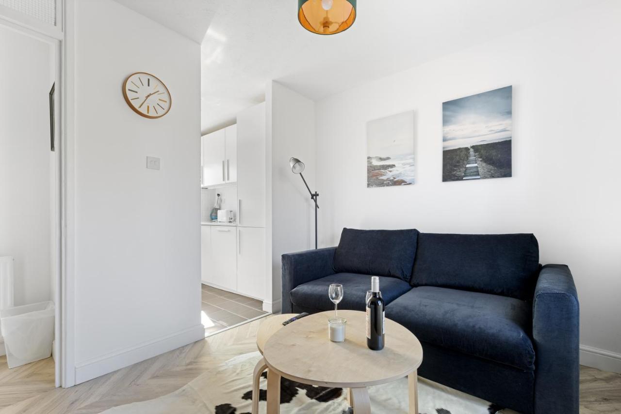 Tranquil 1 Bed Flat In East Apartament